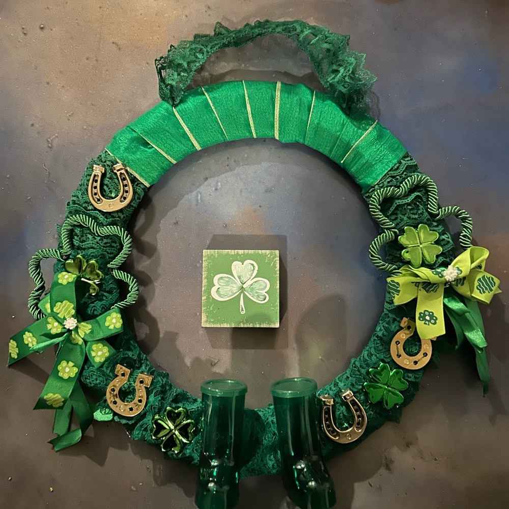 Green St. Patrick's Day Wreath with Horseshoes and Shamrocks